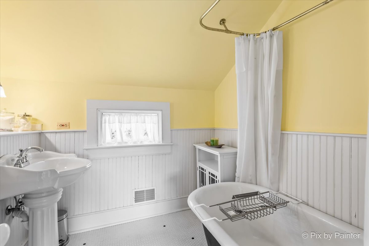 3N369 Lafox Road, St. Charles, IL 60175