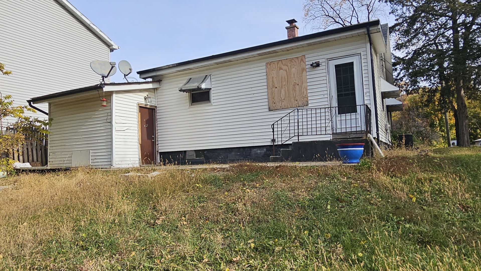 54 Hillcrest Avenue, Fox Lake, IL 60020