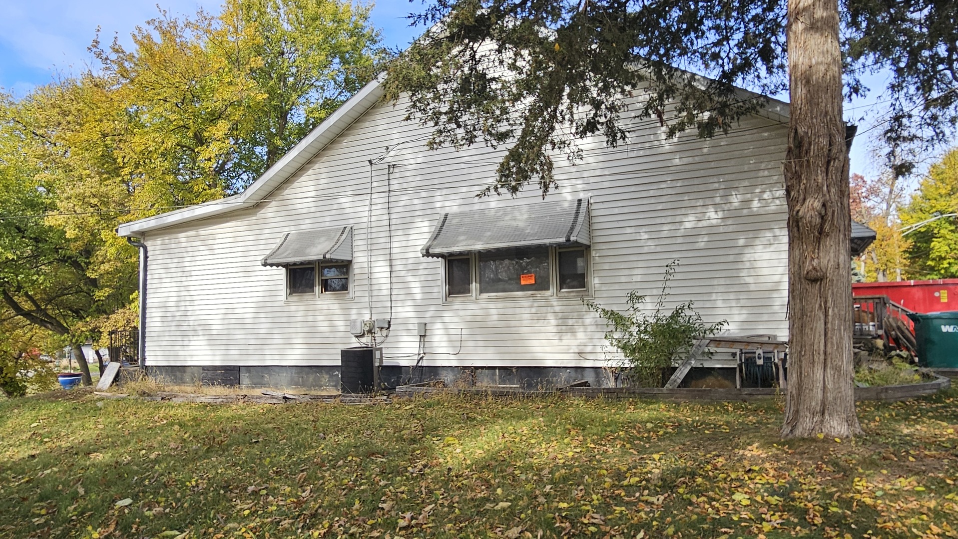 54 Hillcrest Avenue, Fox Lake, IL 60020