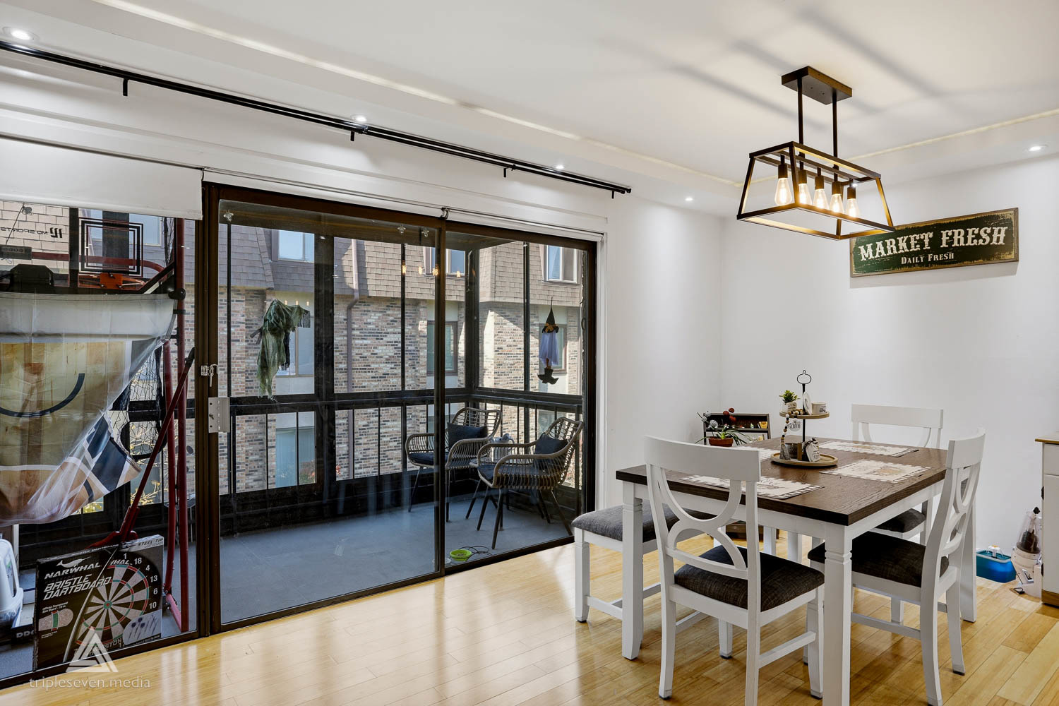 9180 South Road #D, Palos Hills, IL 60465