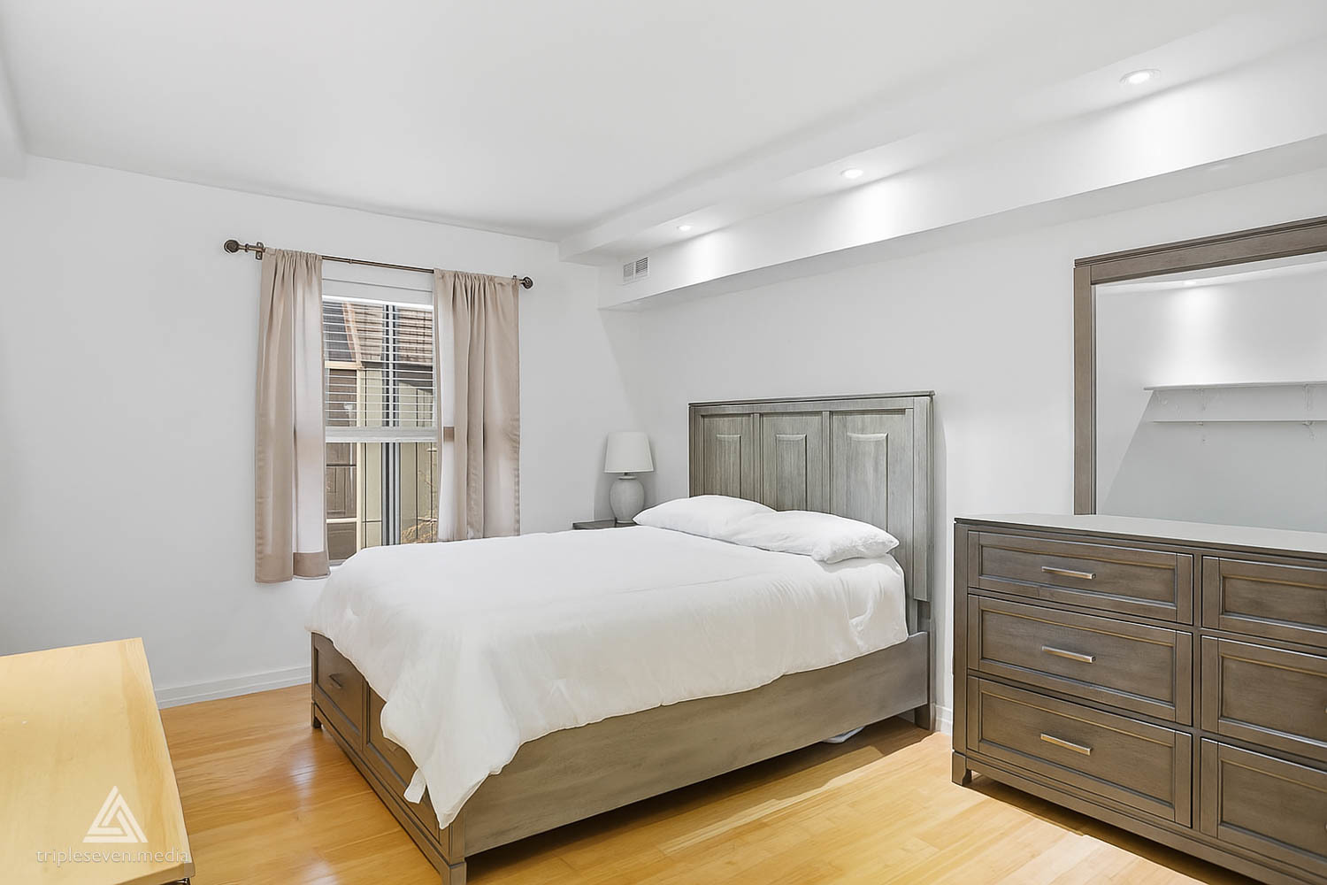 9180 South Road #D, Palos Hills, IL 60465