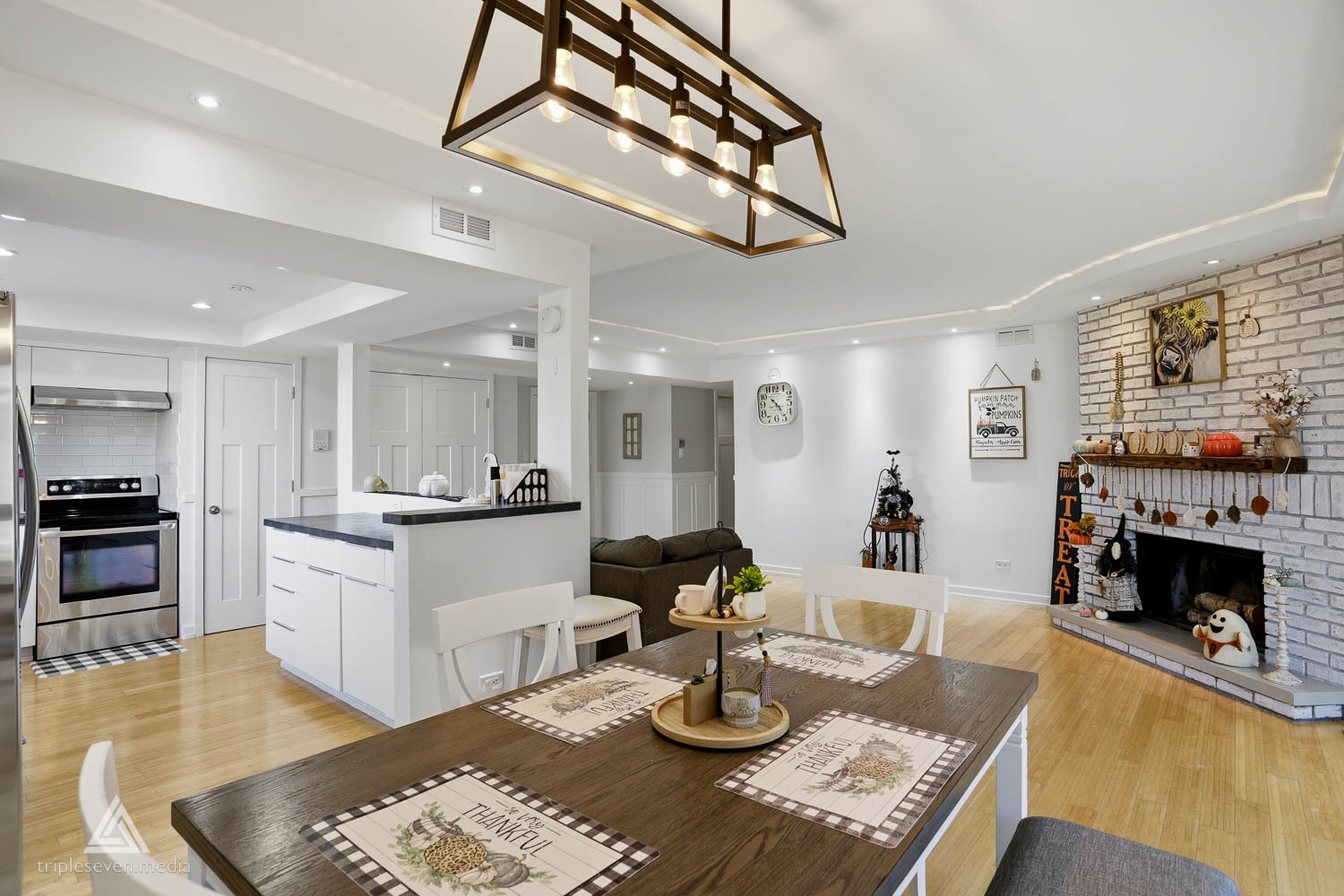 9180 South Road #D, Palos Hills, IL 60465