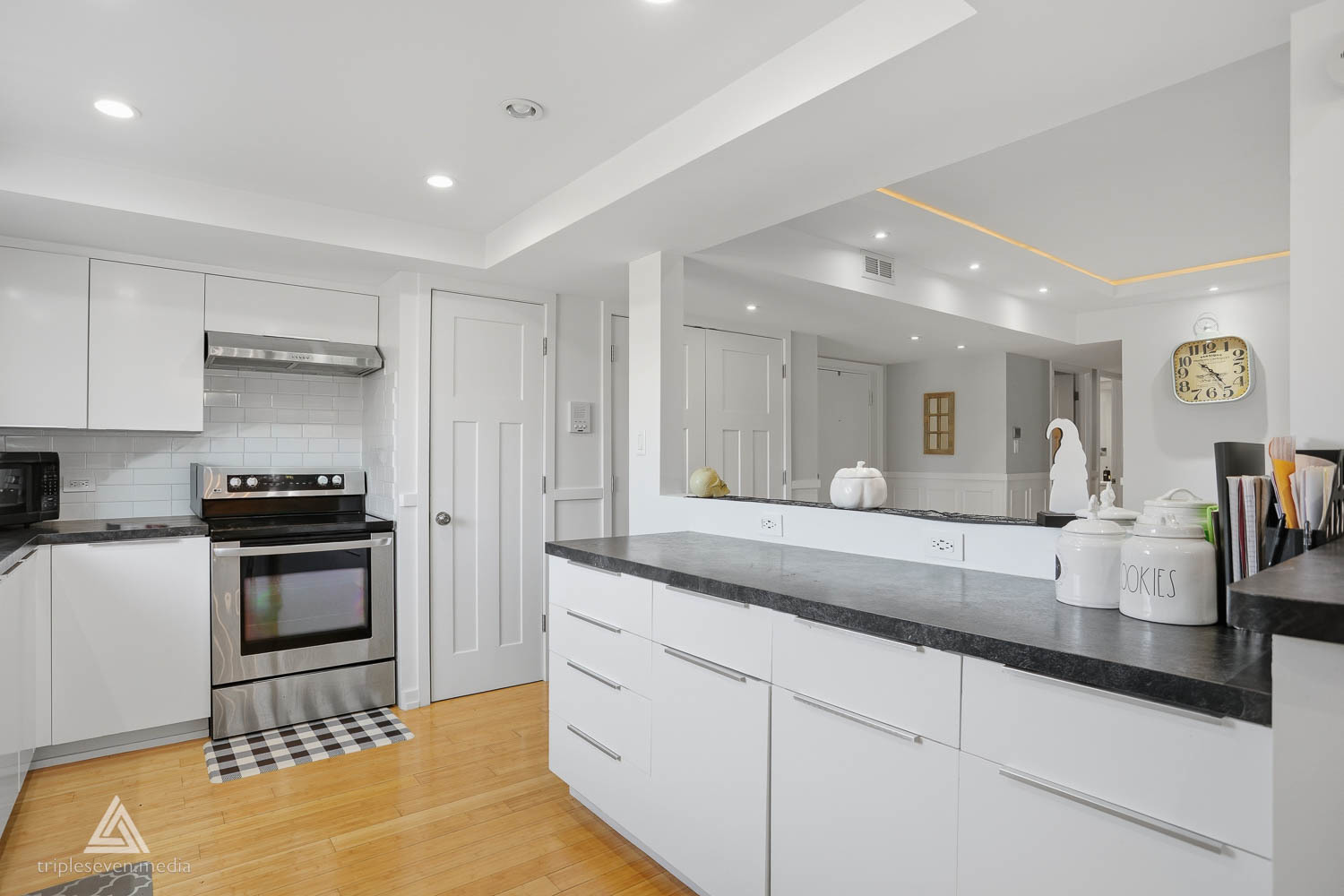 9180 South Road #D, Palos Hills, IL 60465