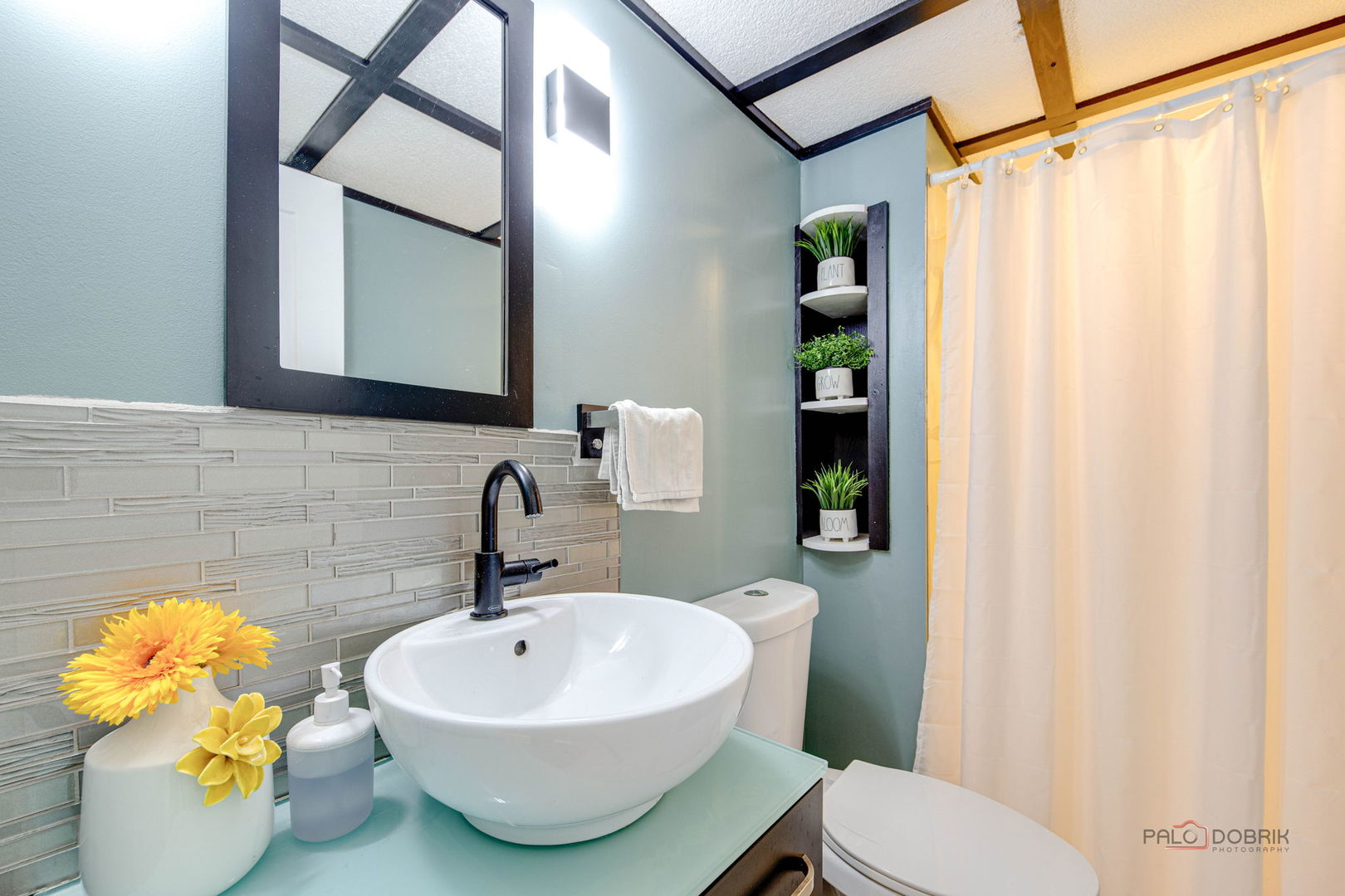 512 Lisa Road, West Dundee, IL 60118