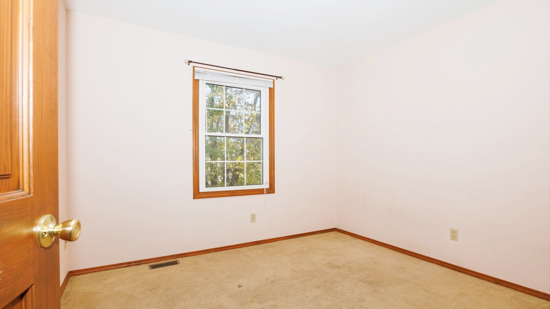 1206 Chatham Lane, Bloomington, IL 61704