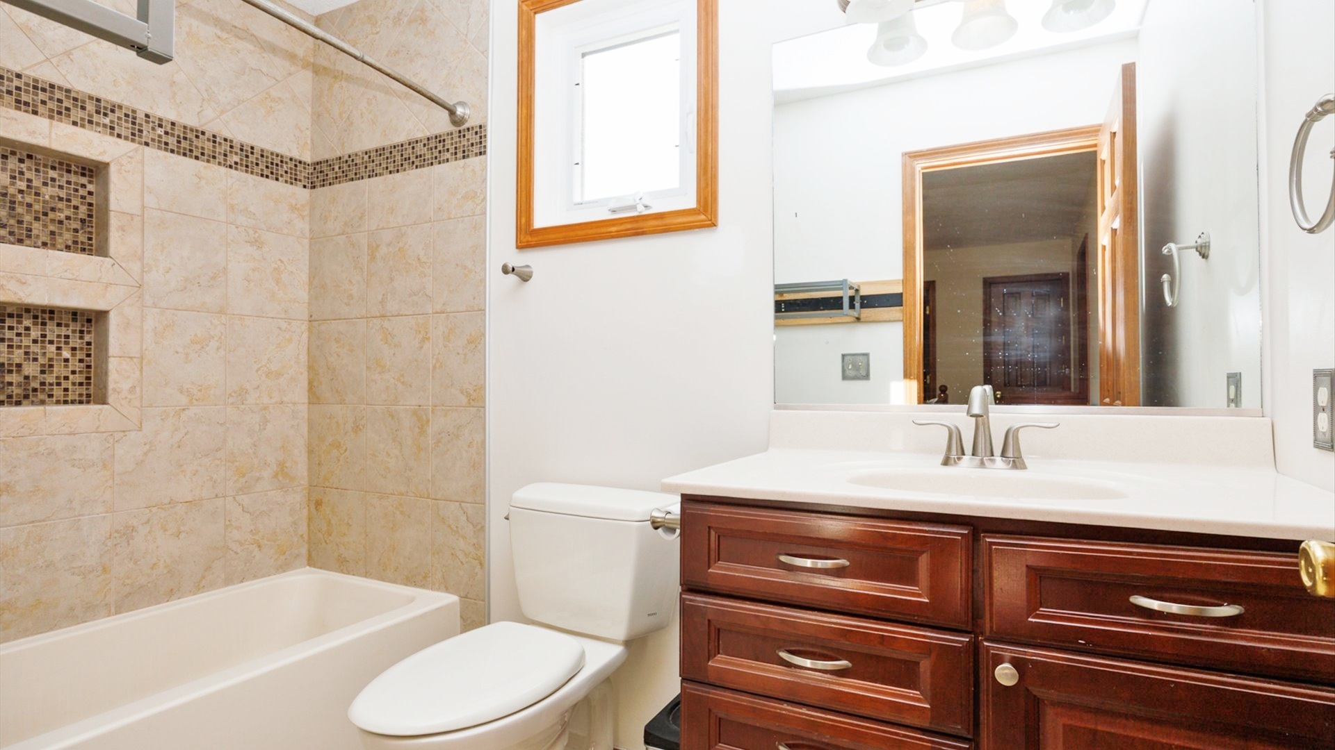 1206 Chatham Lane, Bloomington, IL 61704