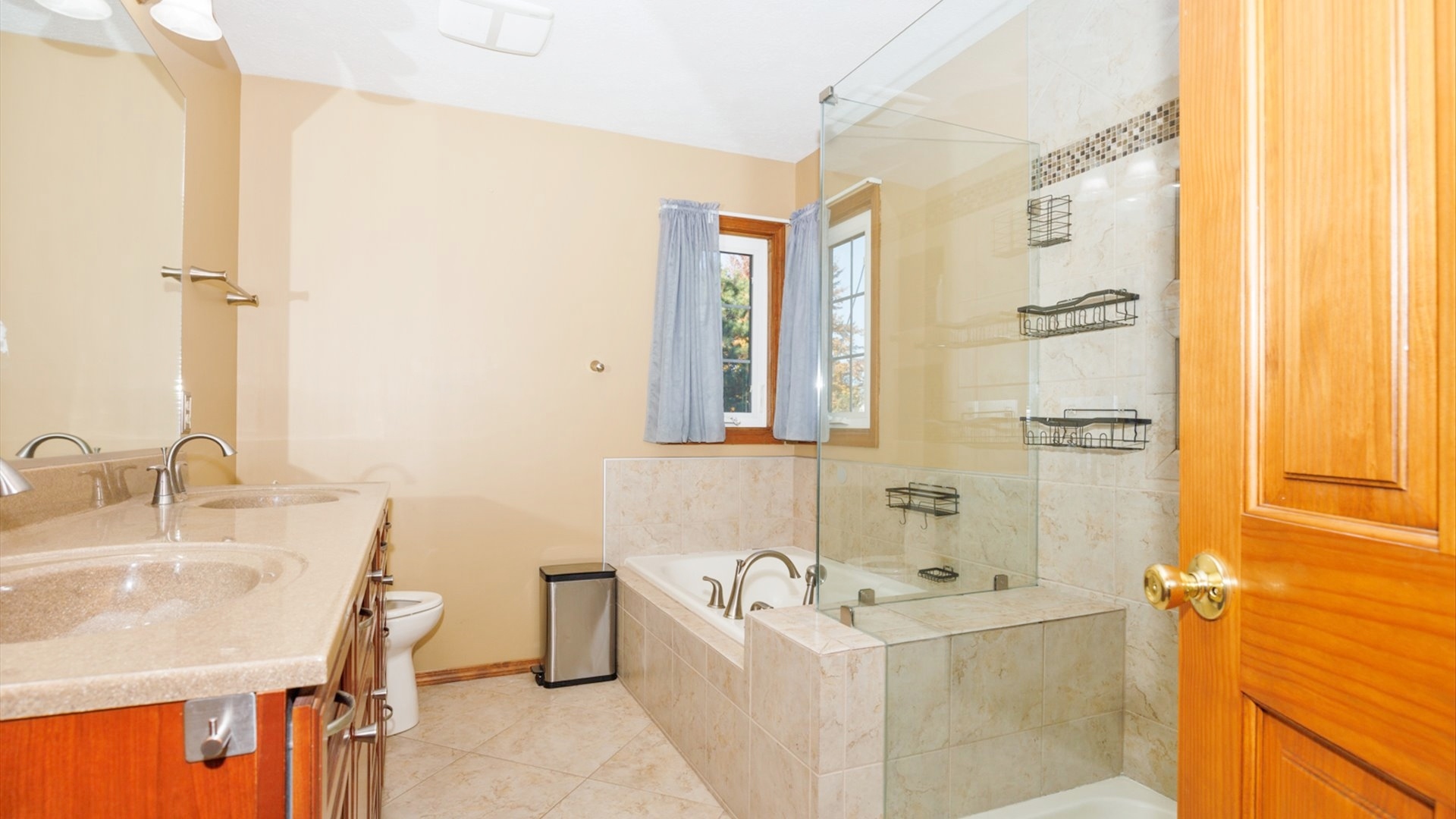 1206 Chatham Lane, Bloomington, IL 61704