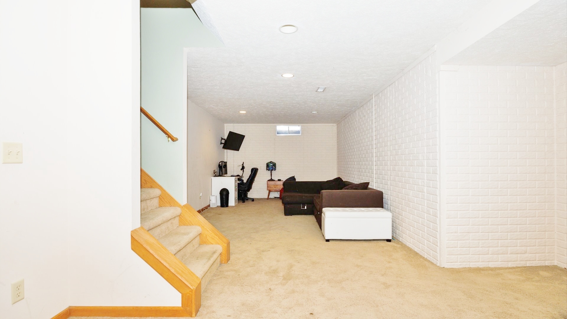 1206 Chatham Lane, Bloomington, IL 61704