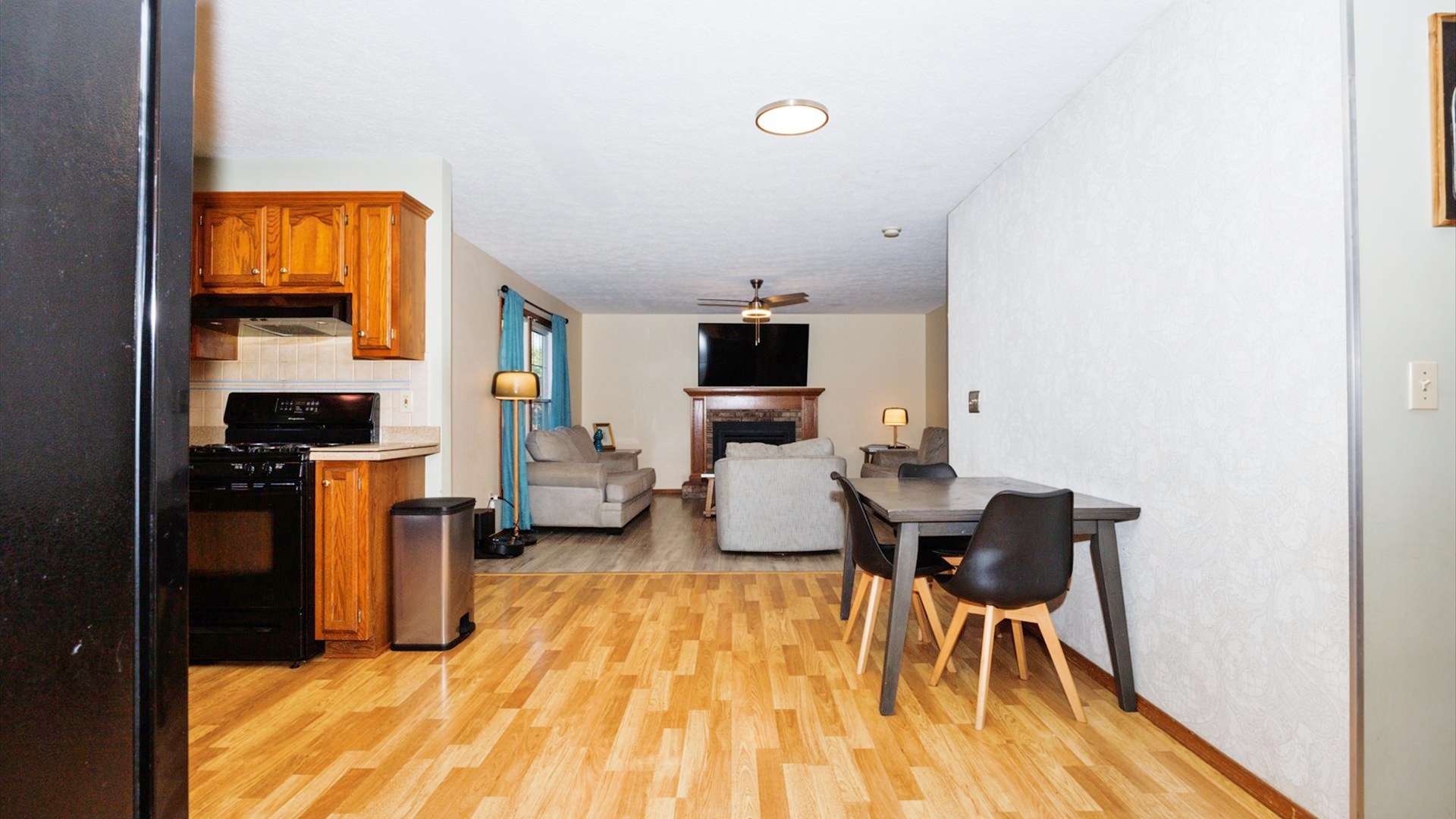 1206 Chatham Lane, Bloomington, IL 61704