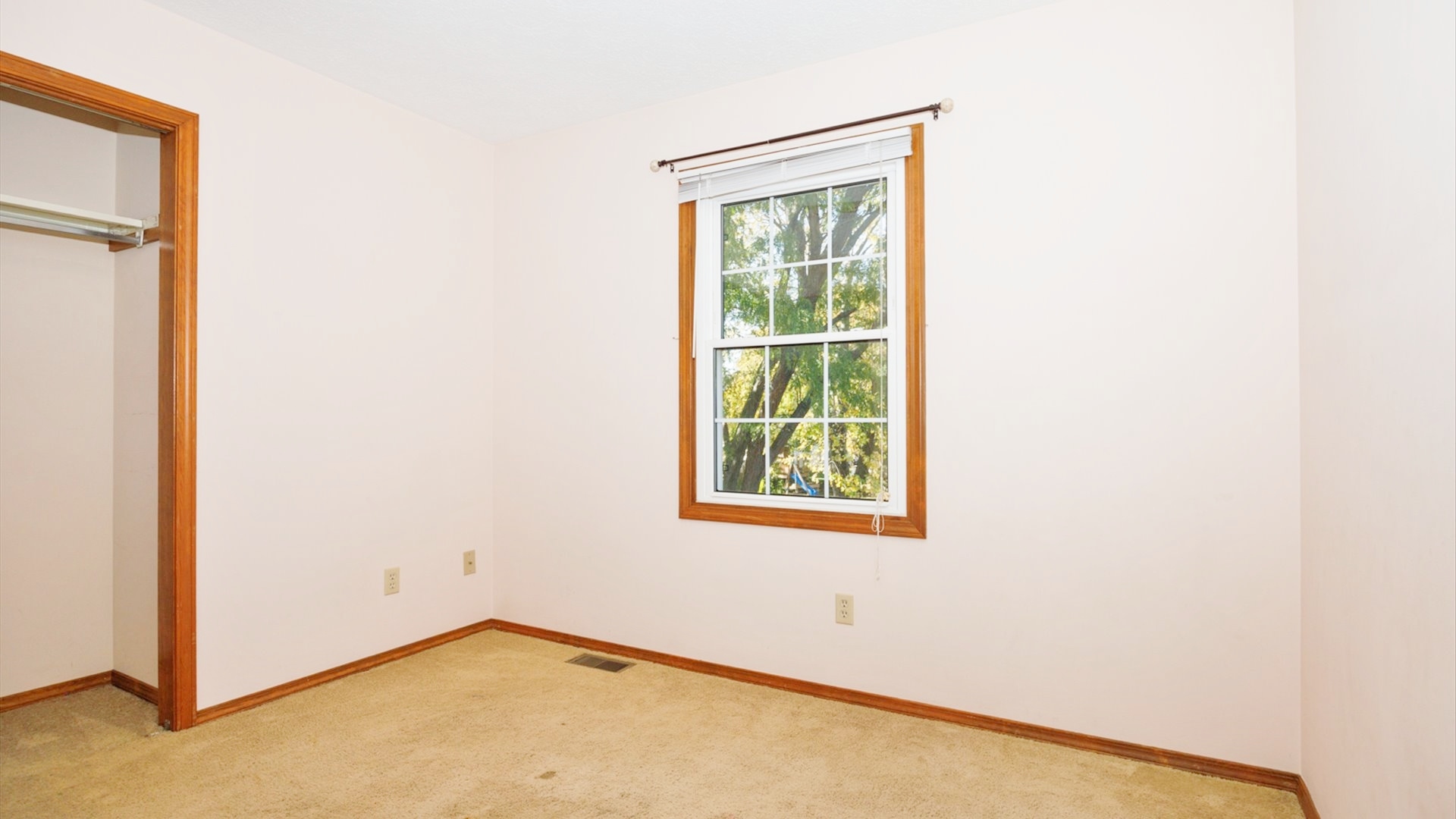 1206 Chatham Lane, Bloomington, IL 61704