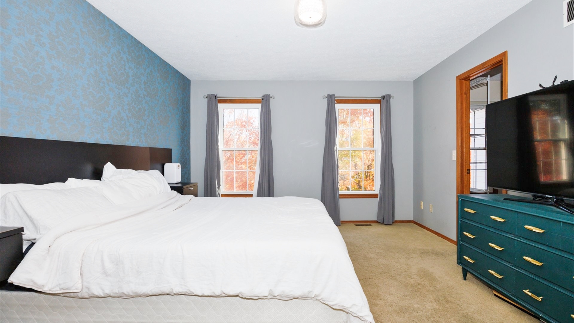 1206 Chatham Lane, Bloomington, IL 61704