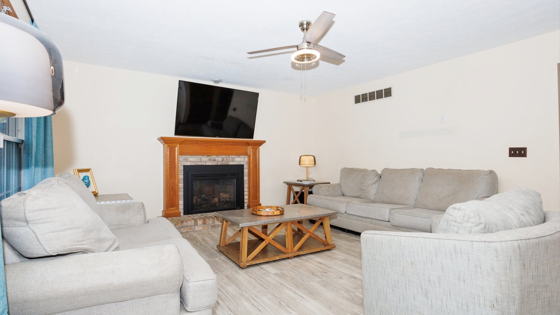 1206 Chatham Lane, Bloomington, IL 61704