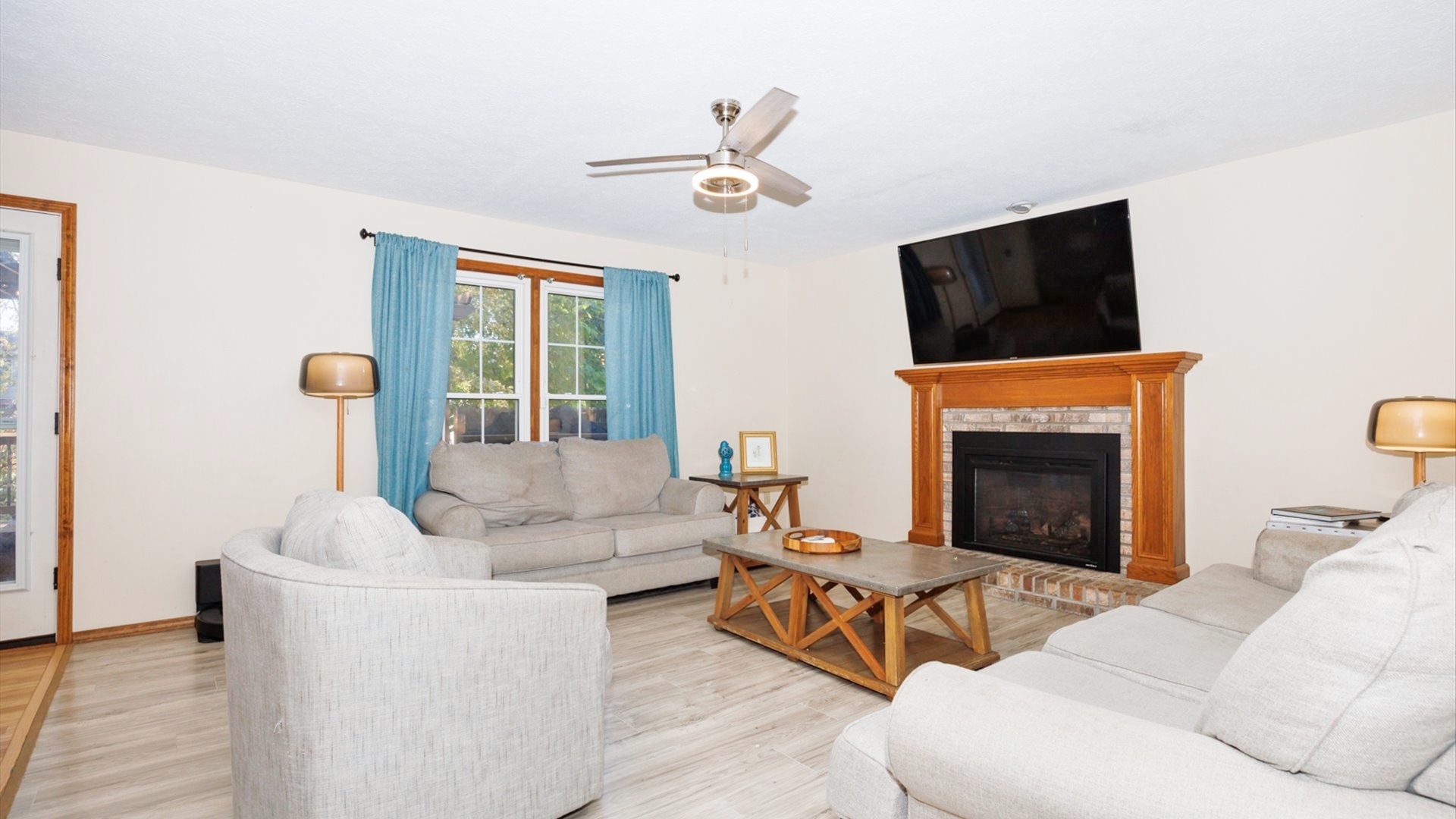 1206 Chatham Lane, Bloomington, IL 61704