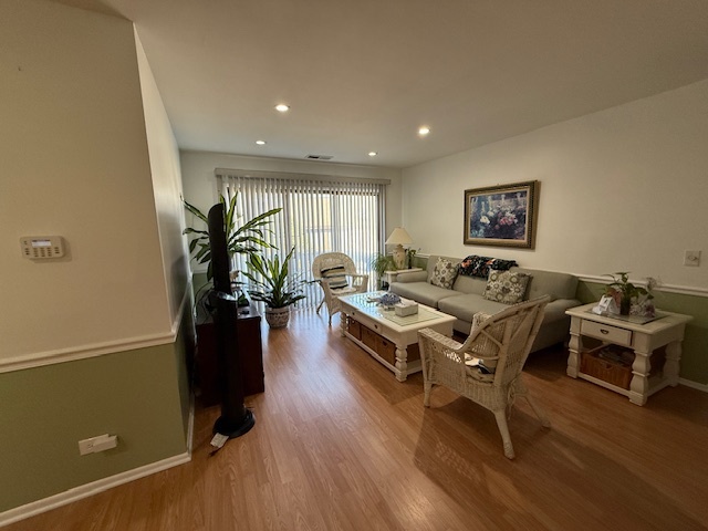 310 OAK MEADOW Court #D2, Schaumburg, IL 60193