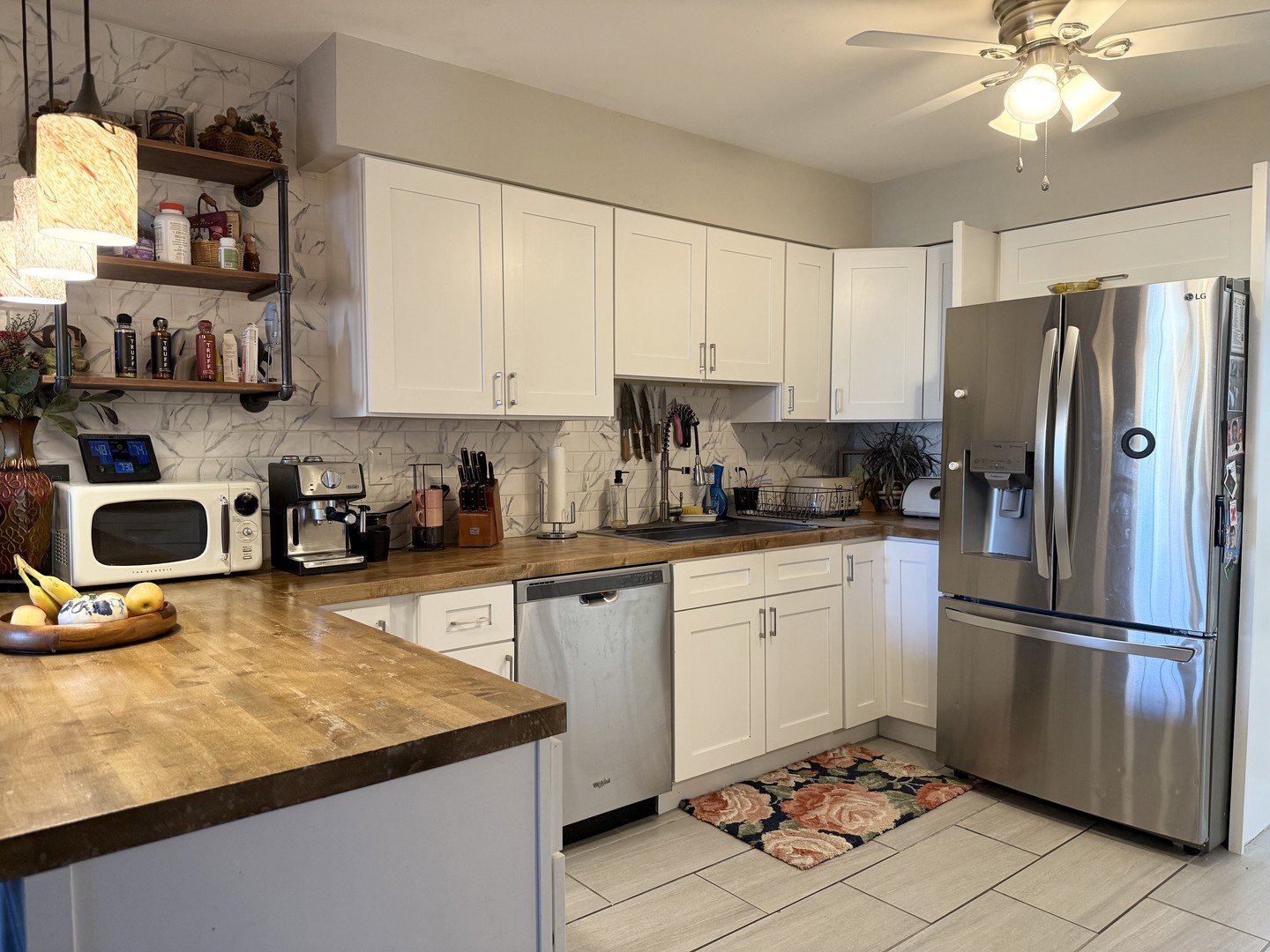 643 Burgundy Court #B, Elk Grove Village, IL 60007