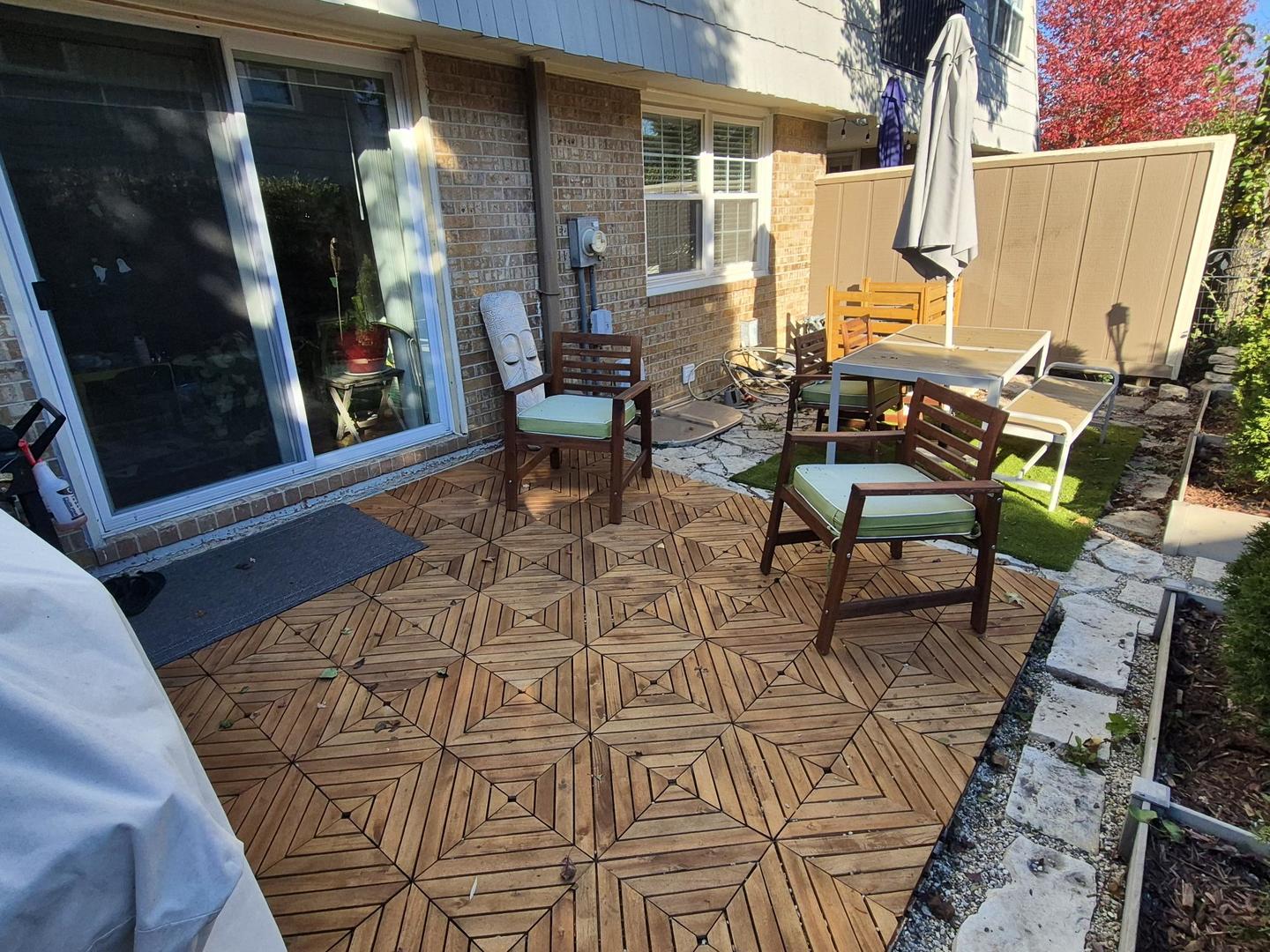 643 Burgundy Court #B, Elk Grove Village, IL 60007