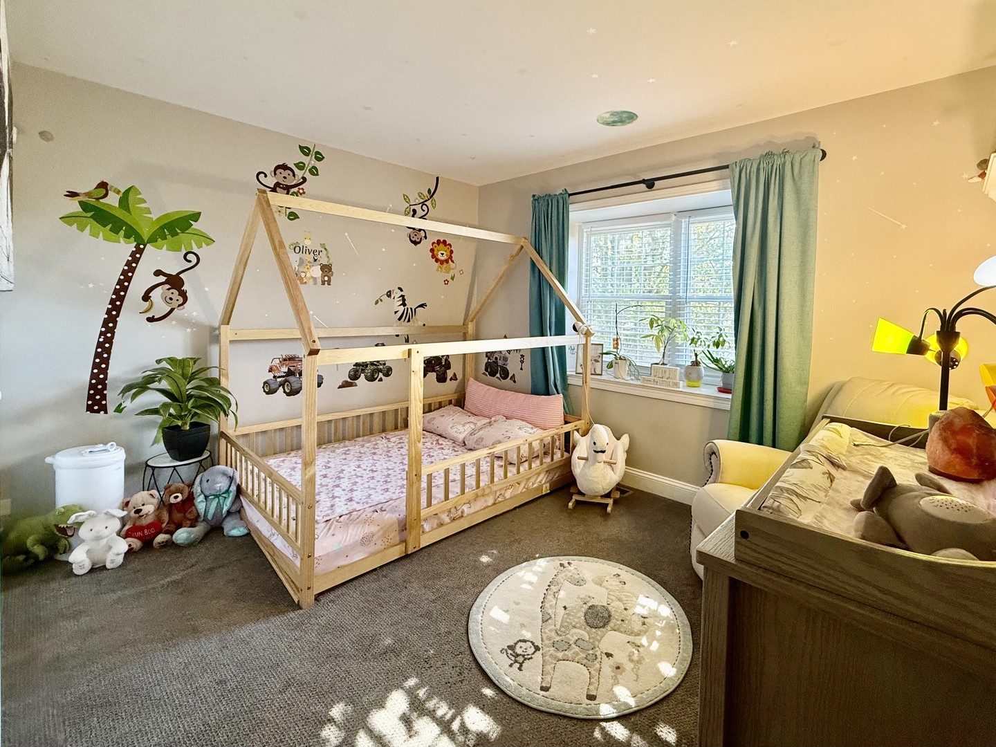 643 Burgundy Court #B, Elk Grove Village, IL 60007