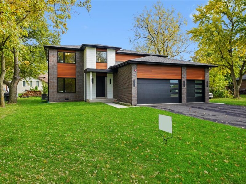 7137 S 87th Avenue, Justice, IL 60458