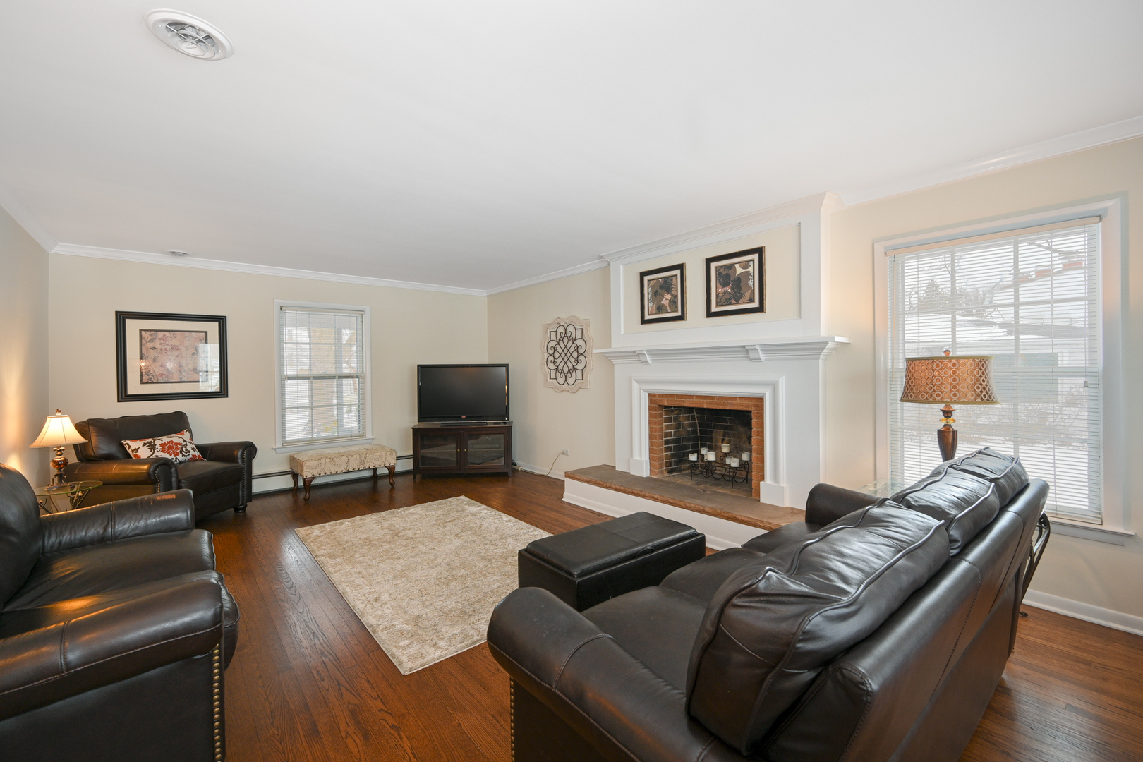 84 N Parkside Avenue, Glen Ellyn, IL 60137