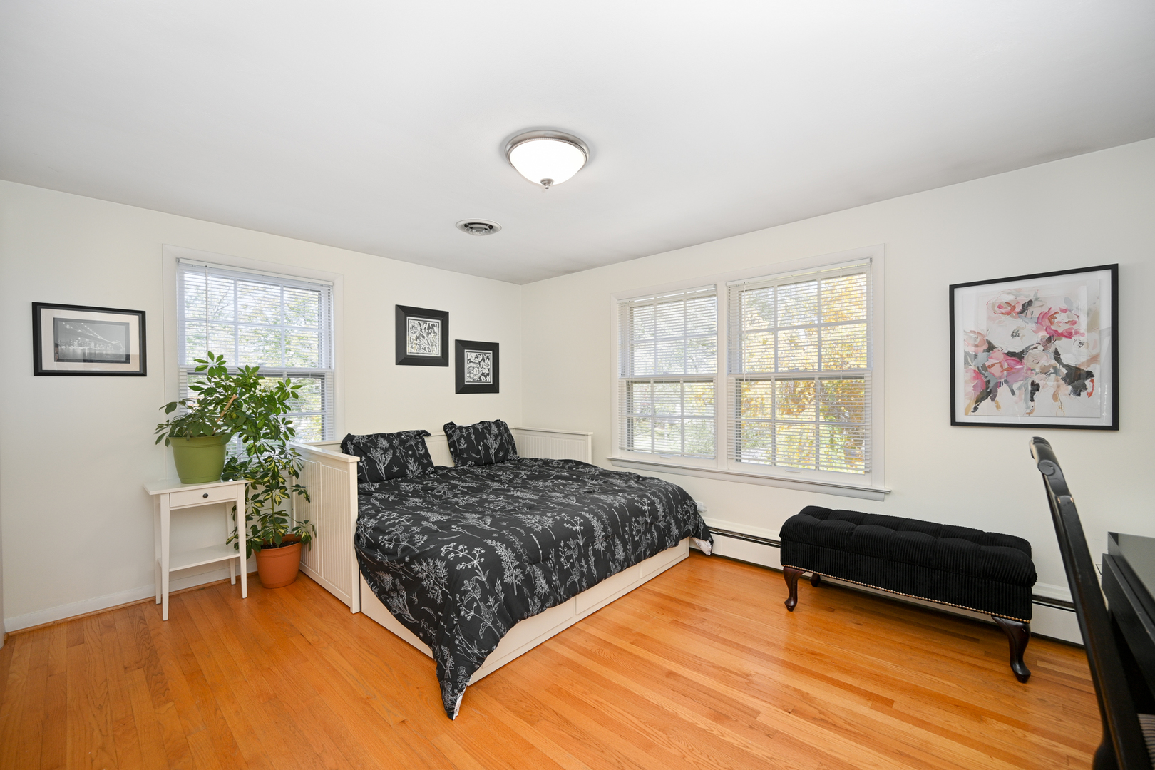 84 N Parkside Avenue, Glen Ellyn, IL 60137