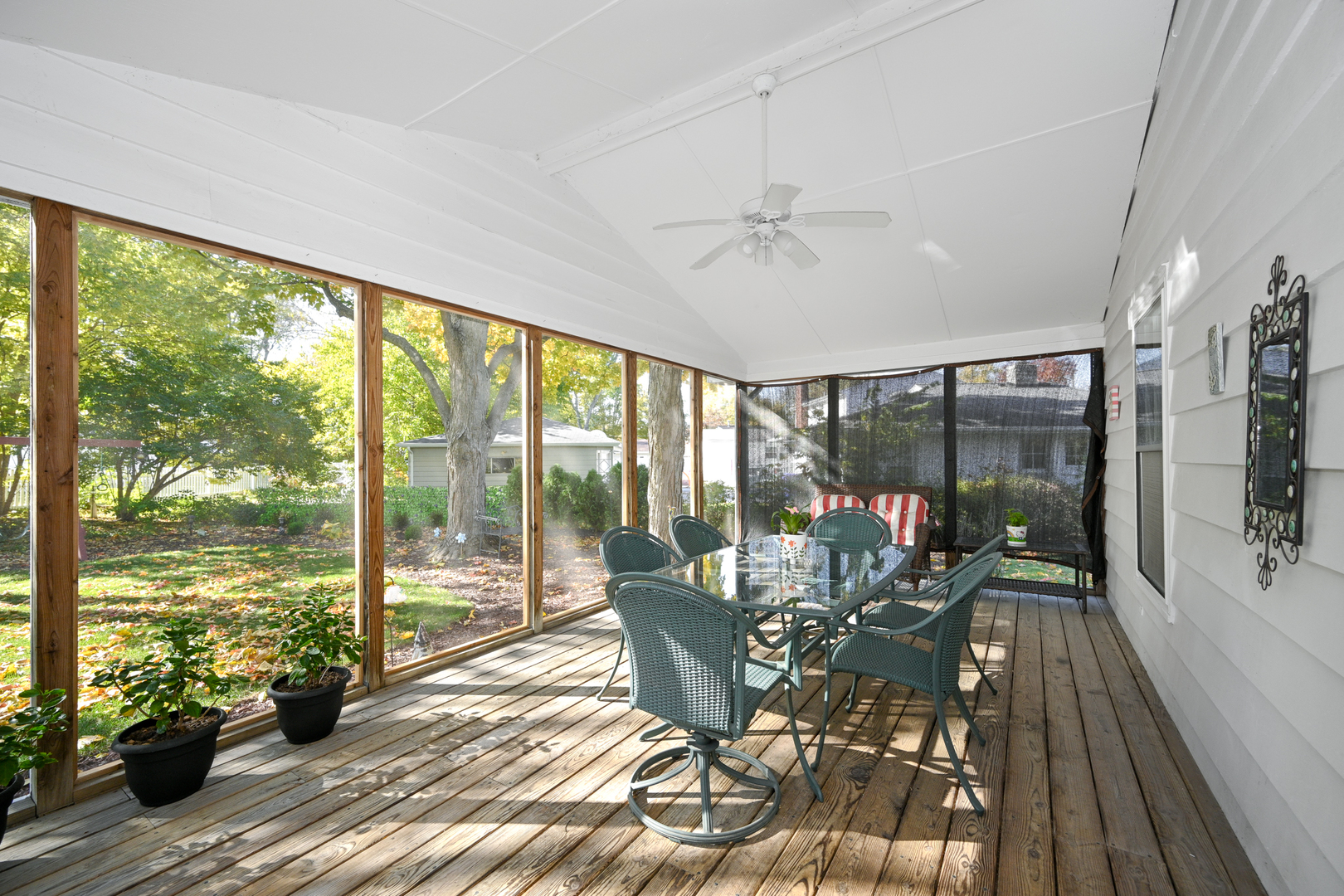 84 N Parkside Avenue, Glen Ellyn, IL 60137