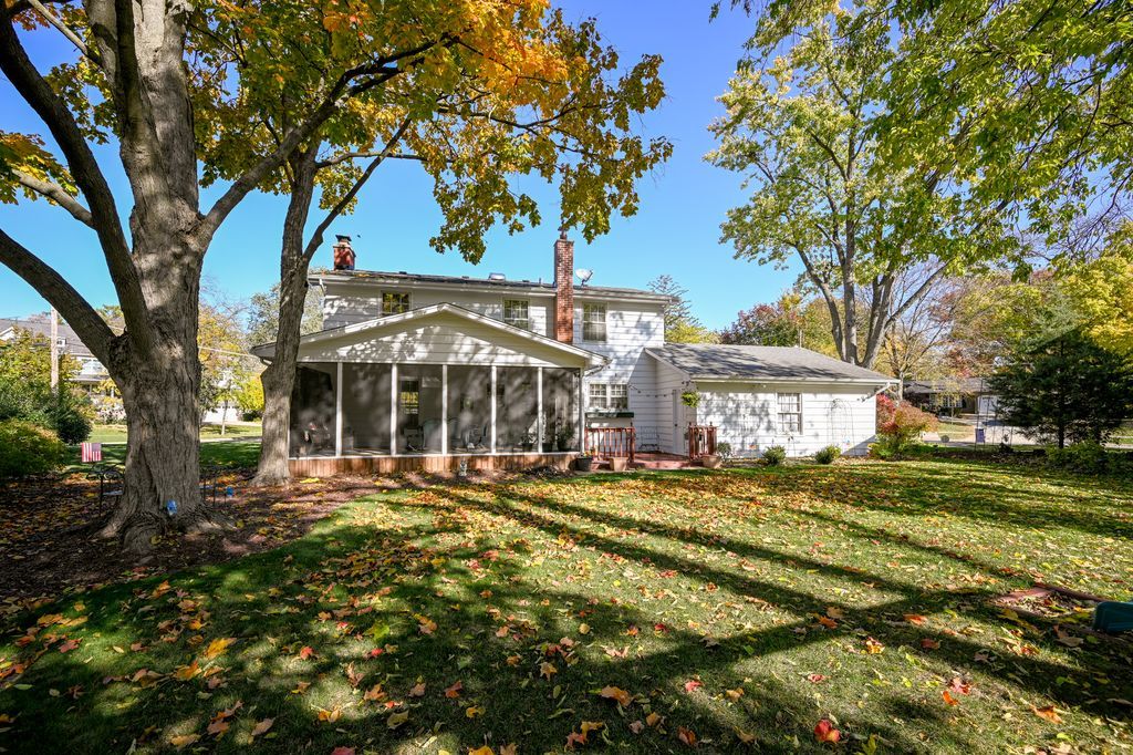 84 N Parkside Avenue, Glen Ellyn, IL 60137