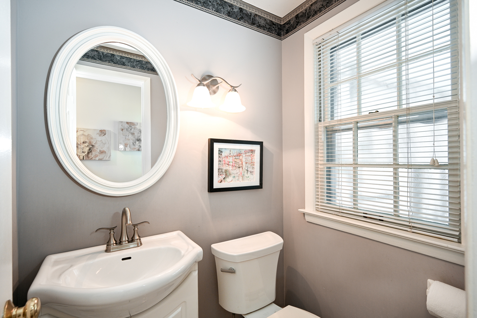 84 N Parkside Avenue, Glen Ellyn, IL 60137