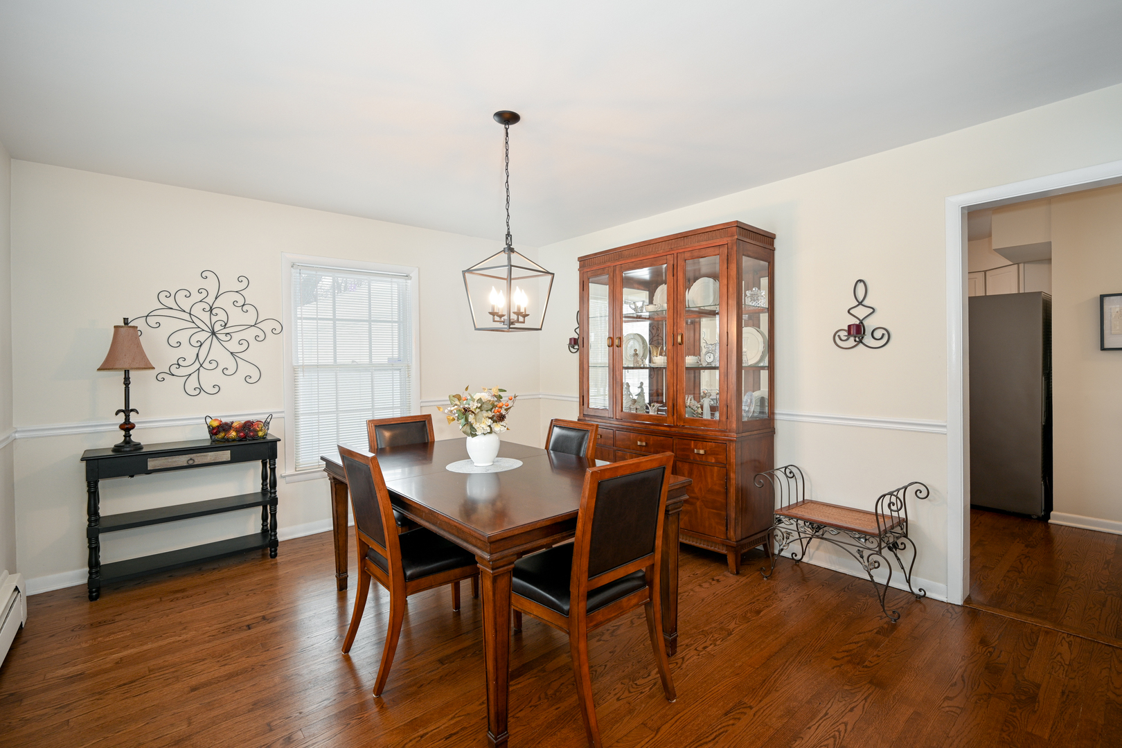 84 N Parkside Avenue, Glen Ellyn, IL 60137