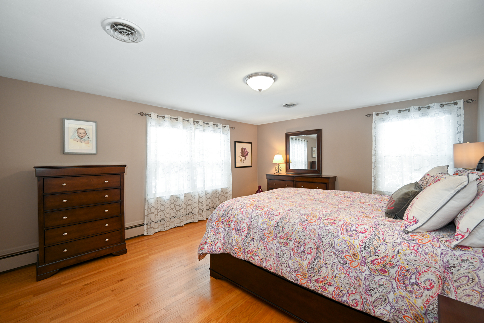 84 N Parkside Avenue, Glen Ellyn, IL 60137