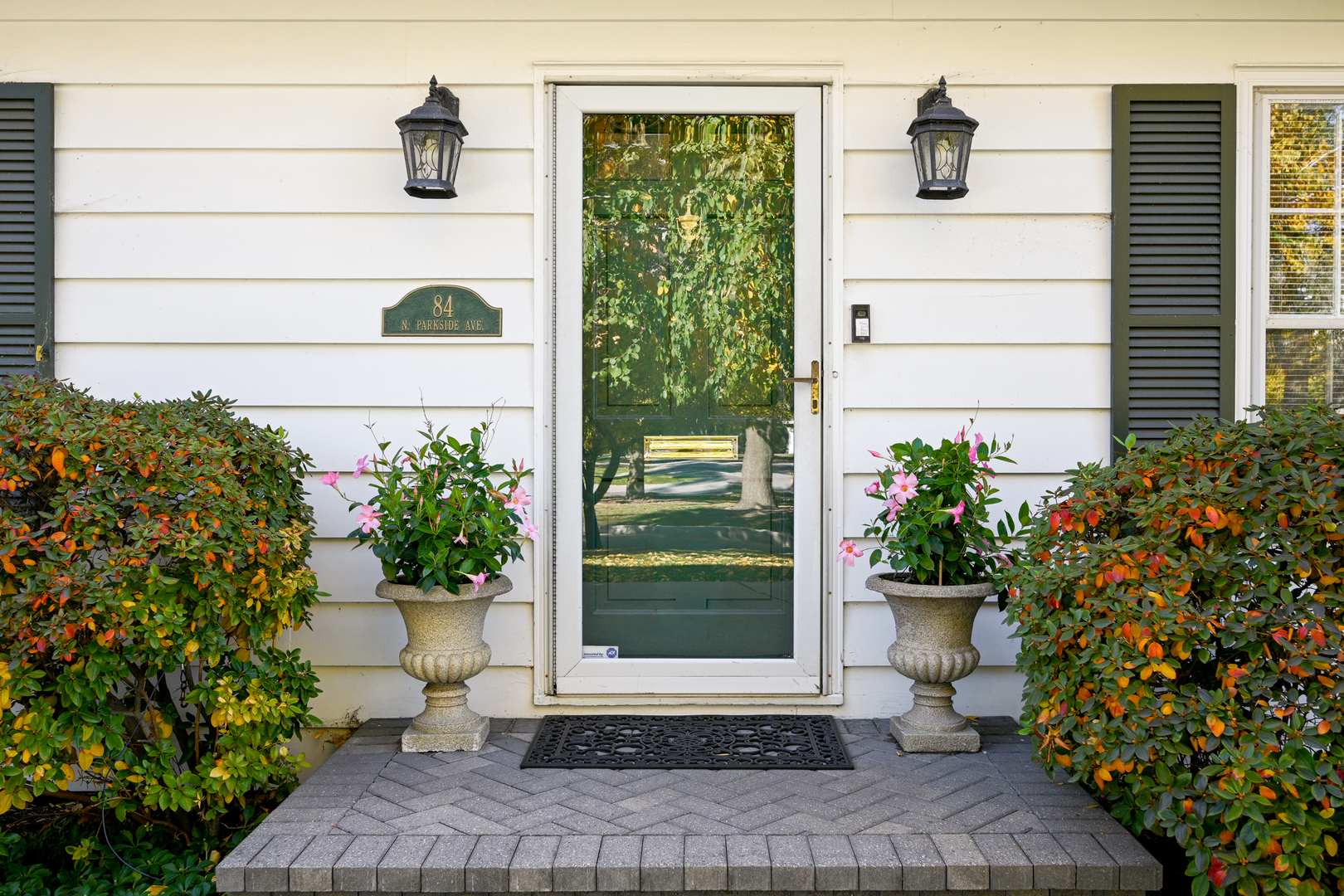 84 N Parkside Avenue, Glen Ellyn, IL 60137