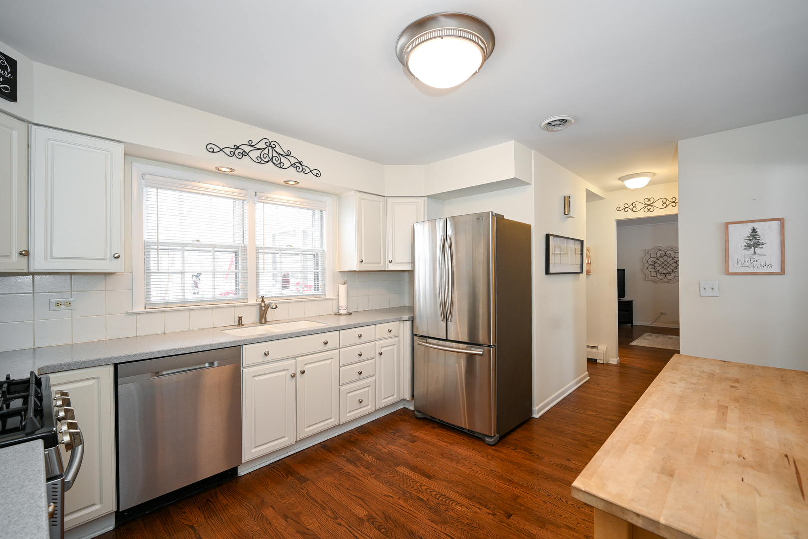 84 N Parkside Avenue, Glen Ellyn, IL 60137