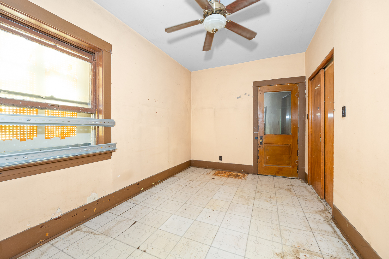 15342 Loomis Avenue, Harvey, IL 60426