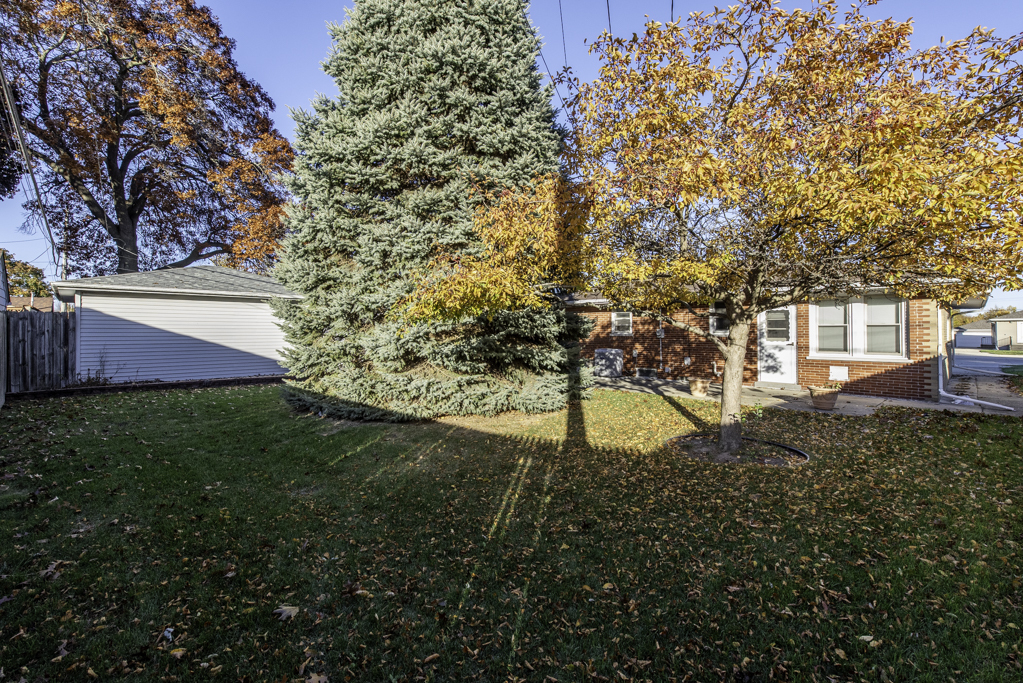 7916 22nd Avenue, Kenosha, WI 53143