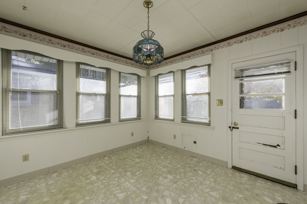 7916 22nd Avenue, Kenosha, WI 53143