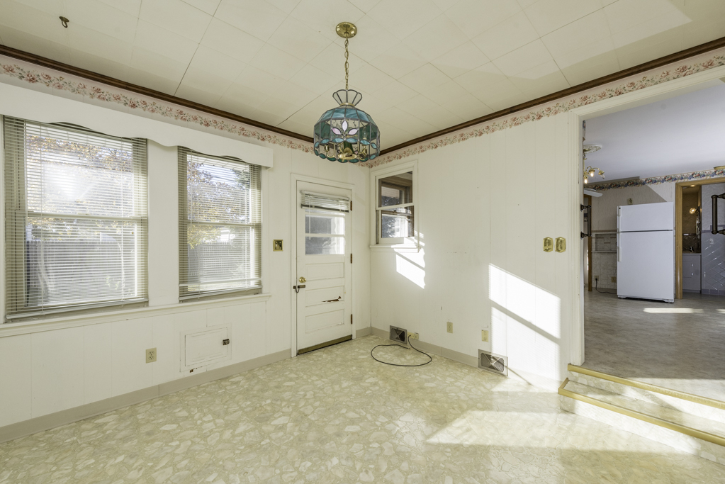 7916 22nd Avenue, Kenosha, WI 53143