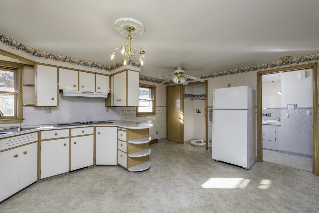 7916 22nd Avenue, Kenosha, WI 53143