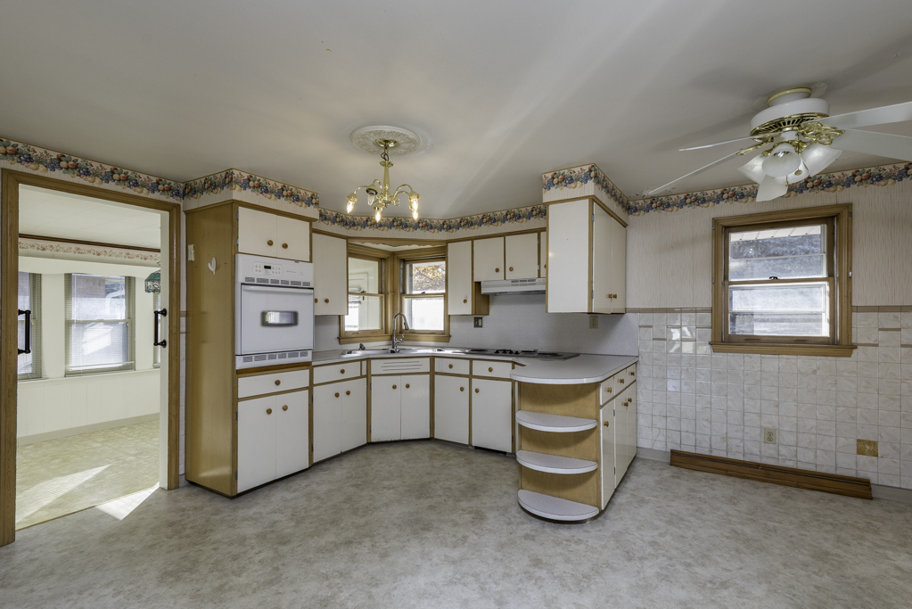 7916 22nd Avenue, Kenosha, WI 53143