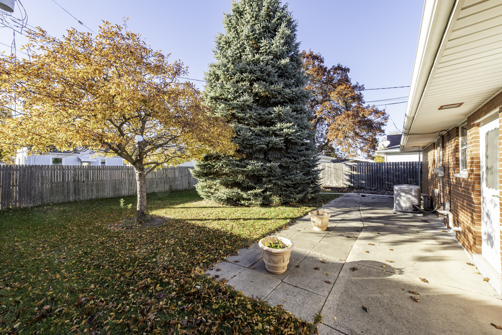 7916 22nd Avenue, Kenosha, WI 53143