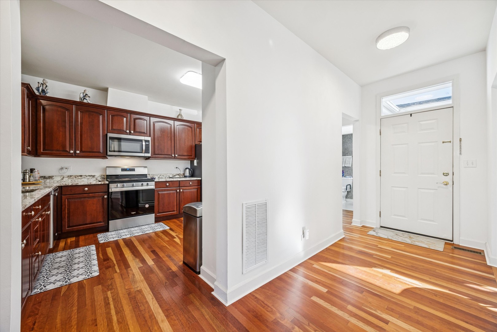 17 Mashie Court, Woodridge, IL 60517