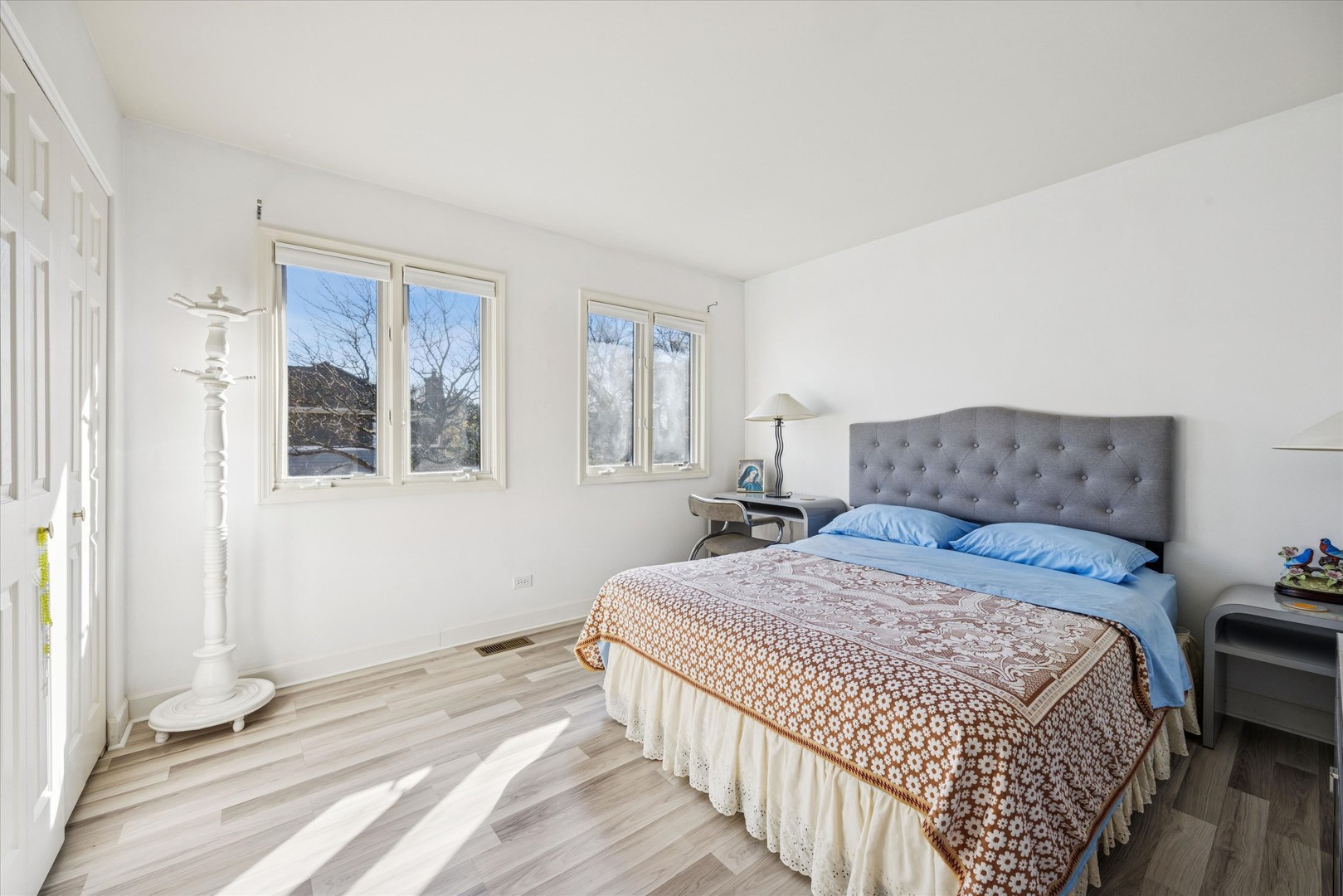 17 Mashie Court, Woodridge, IL 60517