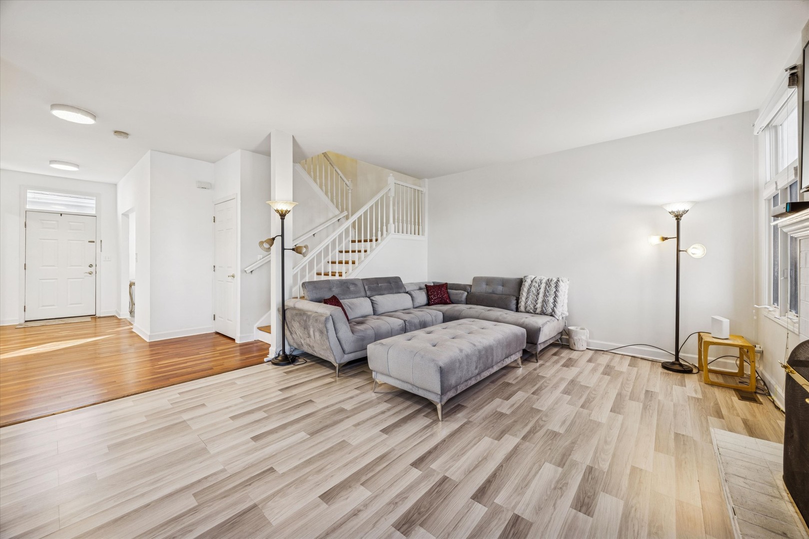 17 Mashie Court, Woodridge, IL 60517