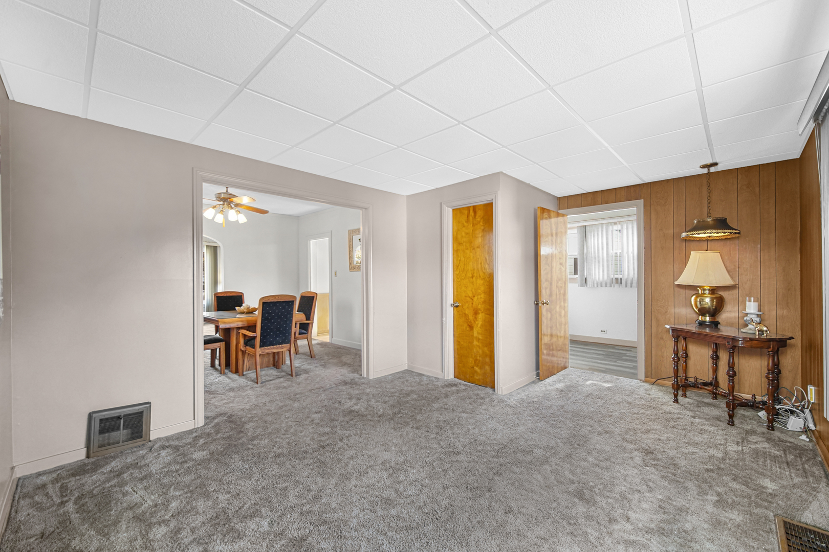 9308 Utica Avenue, Evergreen Park, IL 60805