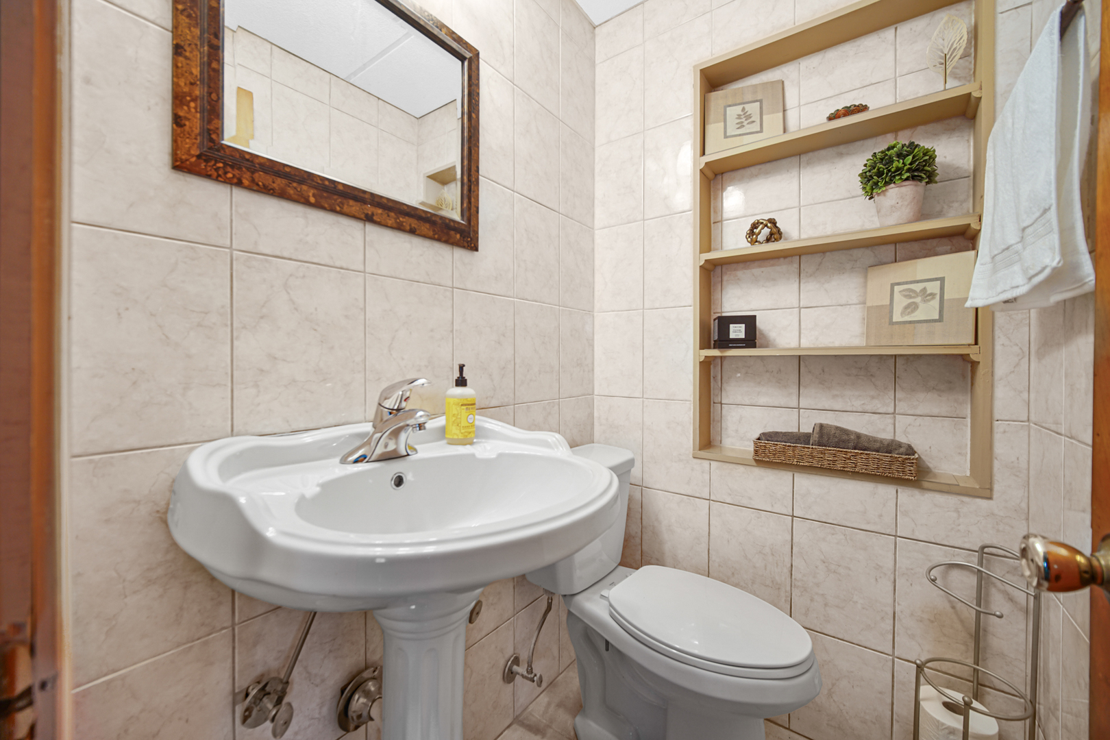 9308 Utica Avenue, Evergreen Park, IL 60805