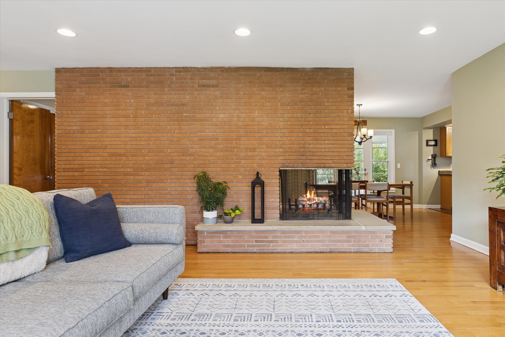 31 E Washington Boulevard, Lombard, IL 60148