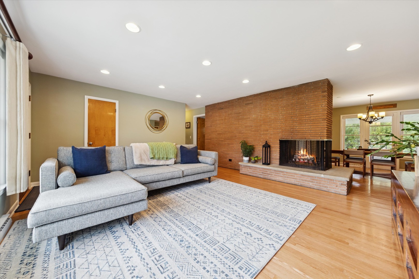 31 E Washington Boulevard, Lombard, IL 60148