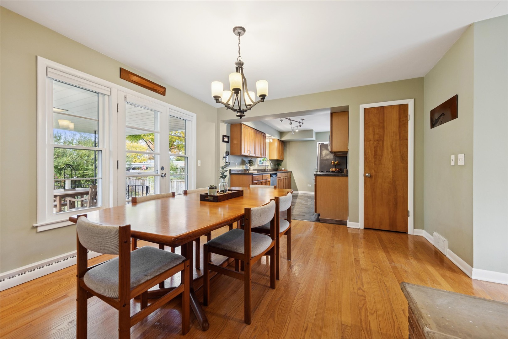 31 E Washington Boulevard, Lombard, IL 60148