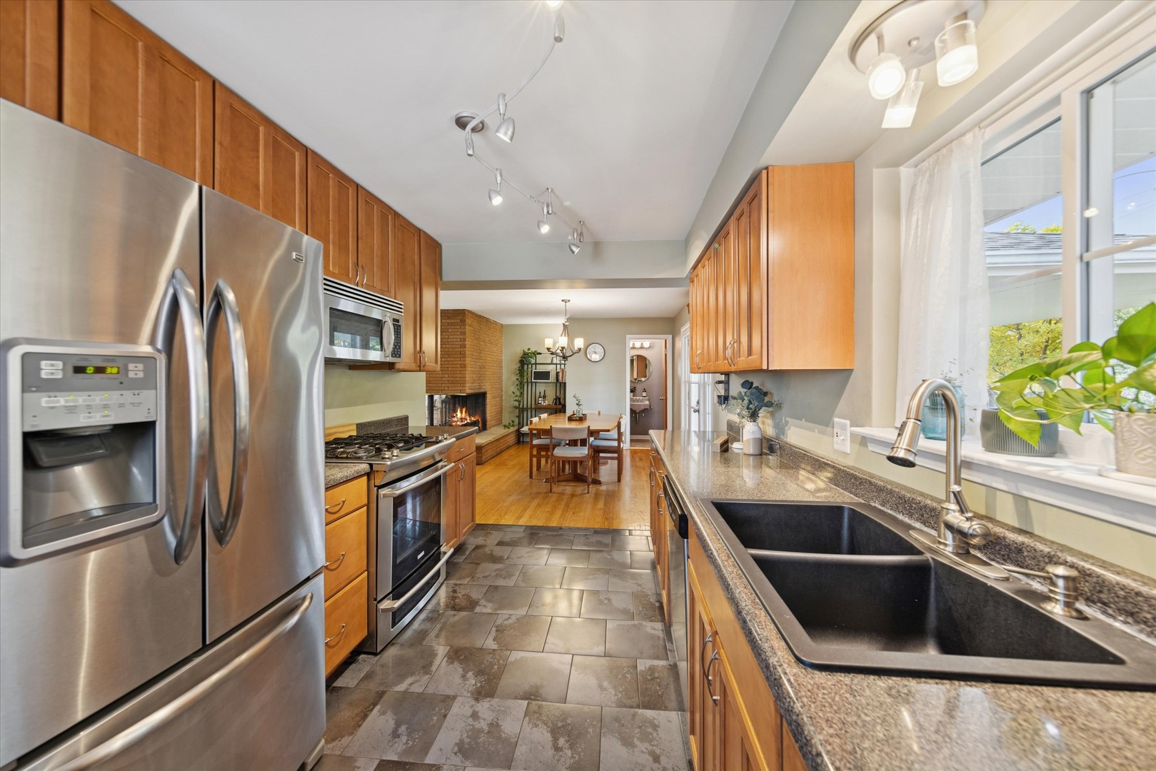 31 E Washington Boulevard, Lombard, IL 60148