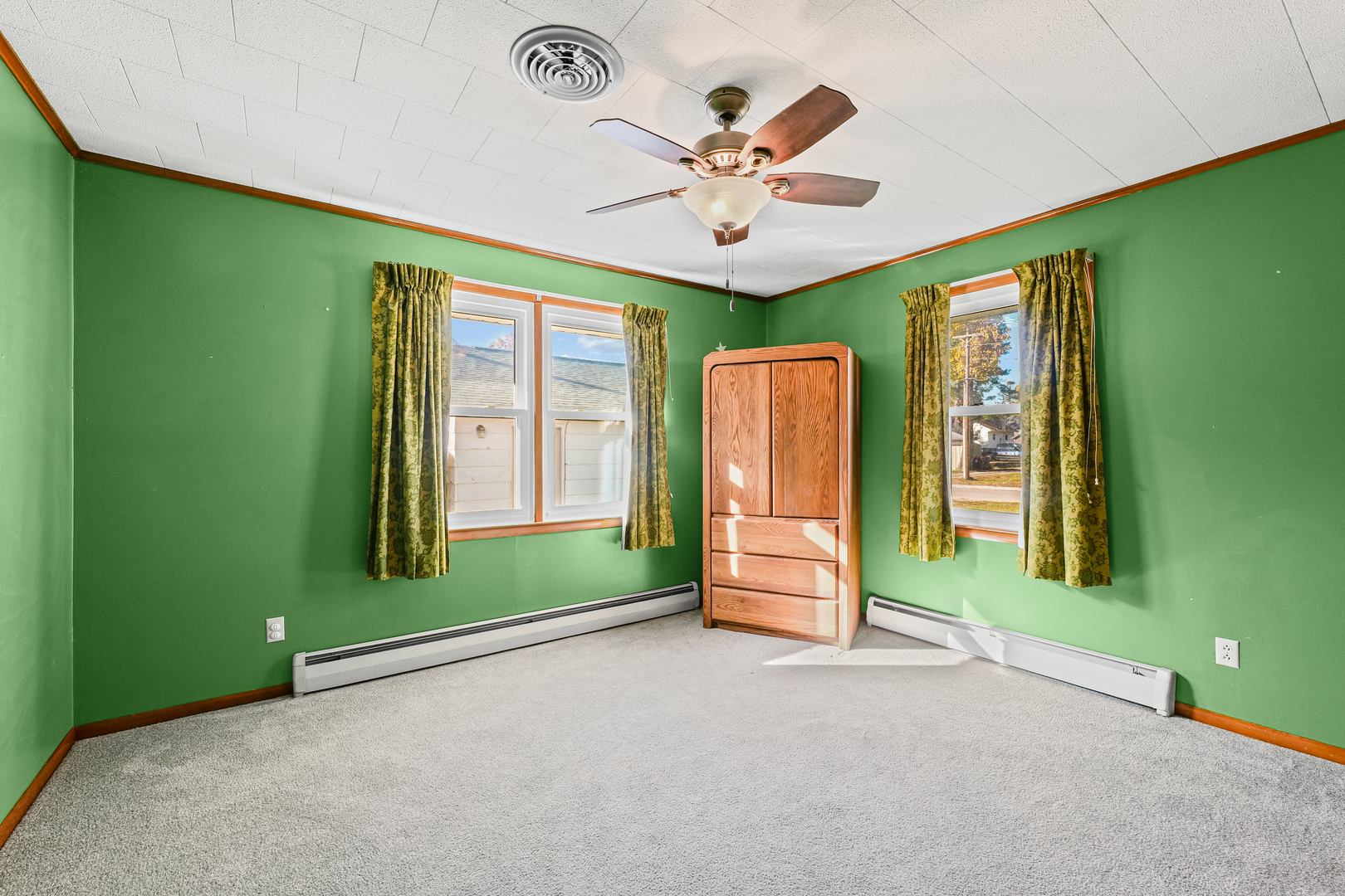 419 N MAIN Street, Farmer City, IL 61842