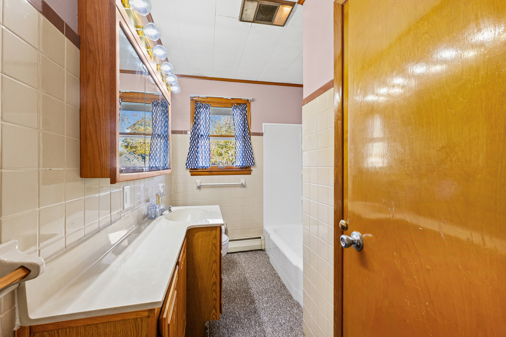 419 N MAIN Street, Farmer City, IL 61842