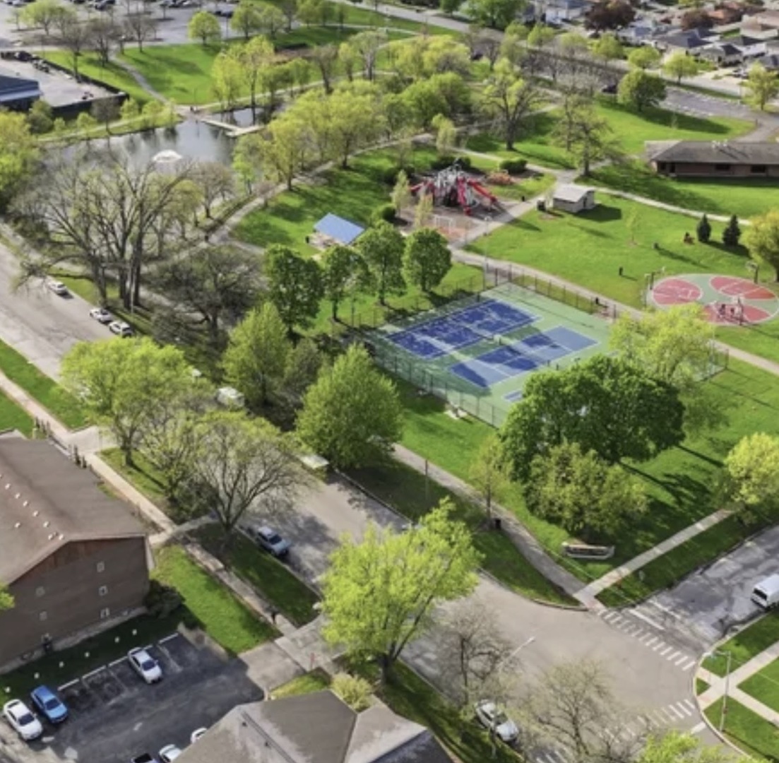 5721 W 103rd Street #204, Oak Lawn, IL 60453